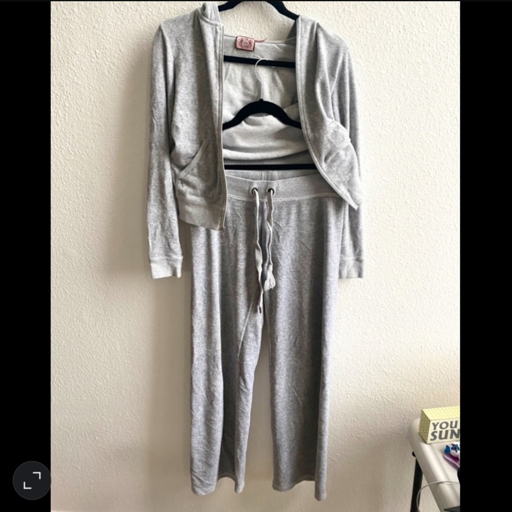 Juicy Coutoure Women’s Gray Sweatsuit (S)
